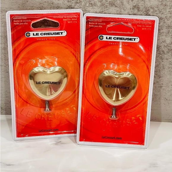 Le Creuset Other - Le Creuset Light Gold Heart Knob set of 2